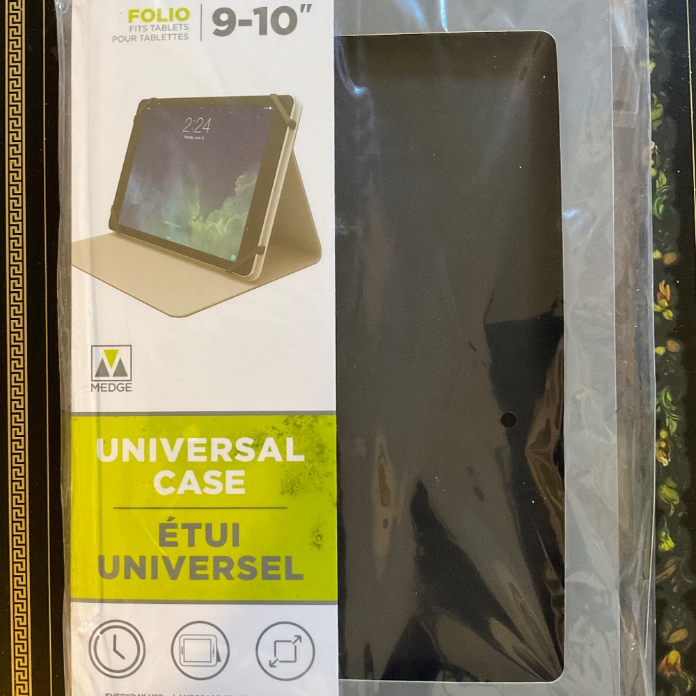 NEW SEALED M-Edge Universal Folio Case 9" to 10" Tablets Black (U10-BA-MF-B)